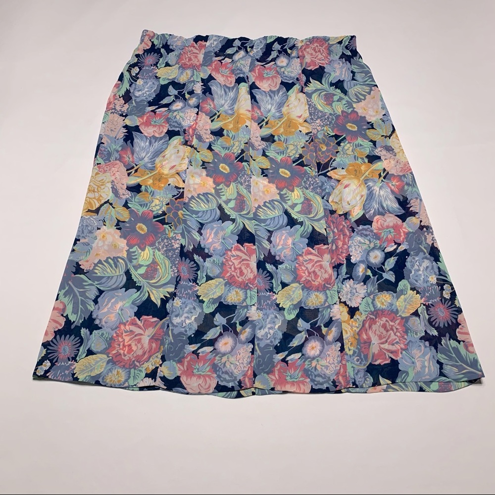 🩷 Kelly's Korner Floral Skirt Size Medium, Skirt is Sheer